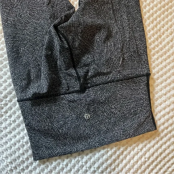 Lululemon Wunder Under Crop (Hi-Rise) 21" in Line Up White Black - Picture 5 of 5